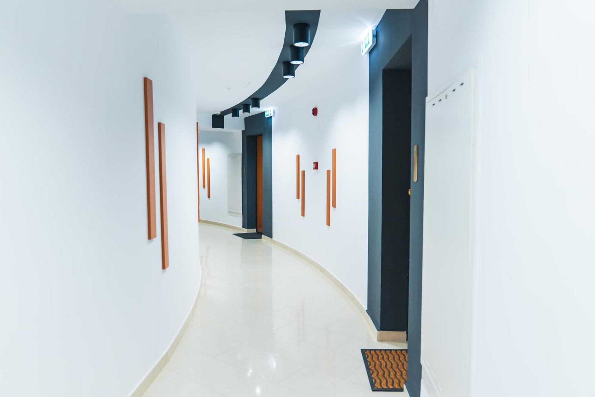 City Center Accommodation - 108 Решица Экстерьер фото