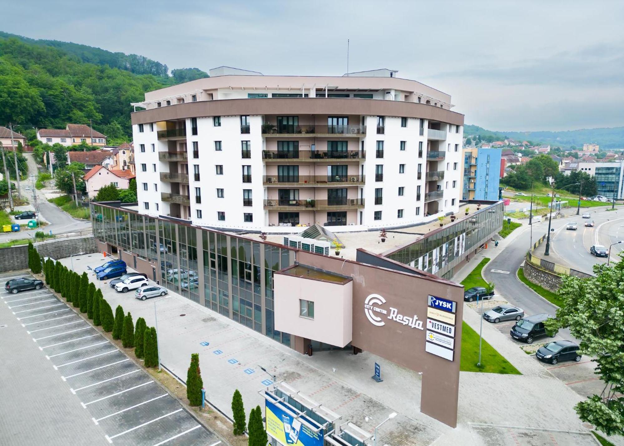 City Center Accommodation - 108 Решица Экстерьер фото