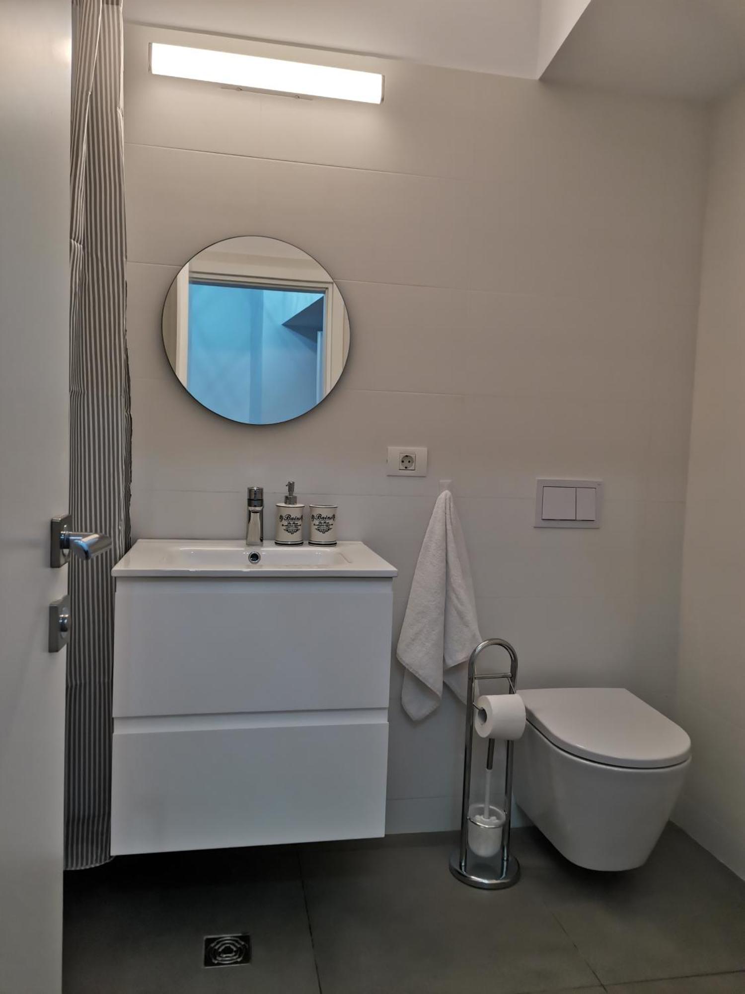 City Center Accommodation - 108 Решица Экстерьер фото