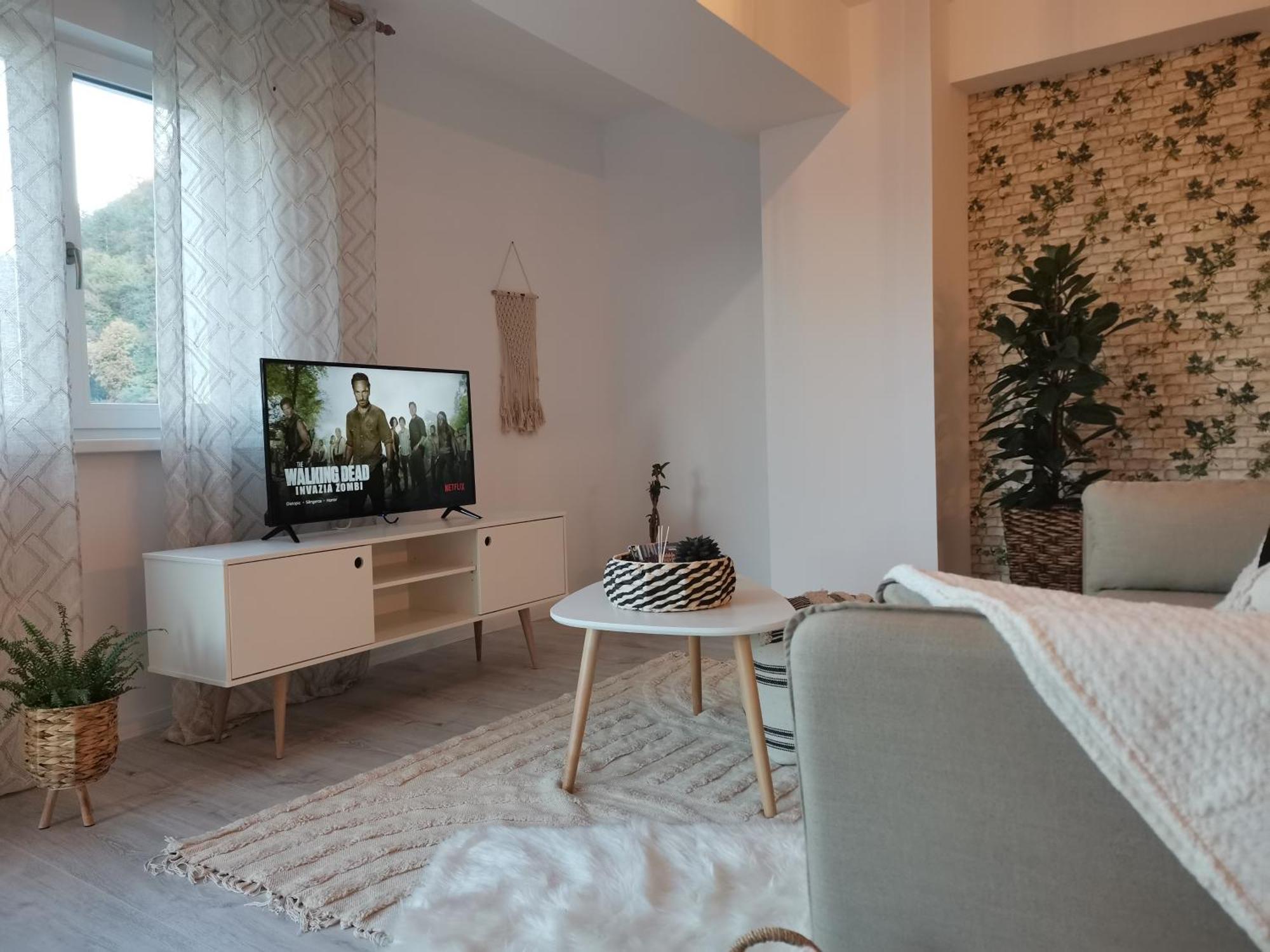 City Center Accommodation - 108 Решица Экстерьер фото